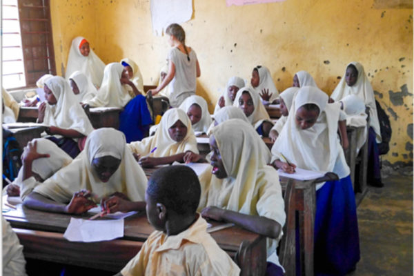 Frivilligt arbejde Afrika - her er det undervisning i folkeskolen.