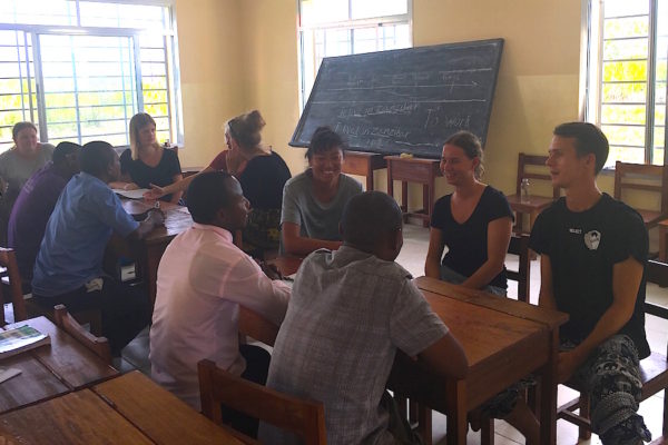 Frivilligt arbejde i udlandet engelsk undervisning Zanzibar Højskolen Højskole i udlandet